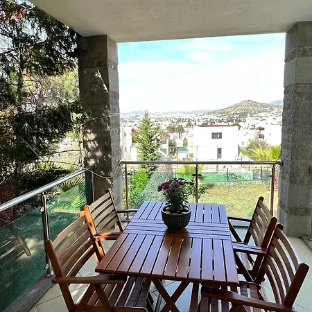 2+1 House In Center With Sea View And Big Private Garden Daire Bodrum
