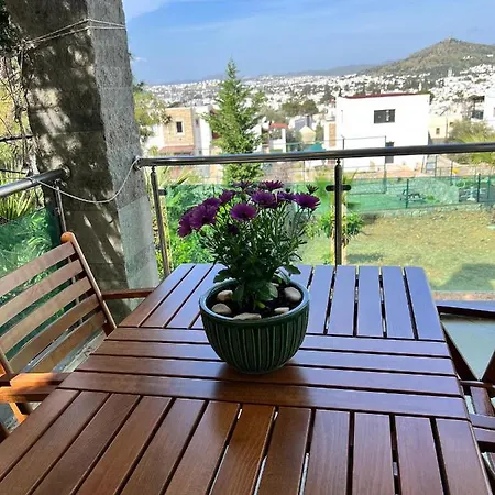 Apartment 2+1 House In Center With Sea View And Big Private Garden